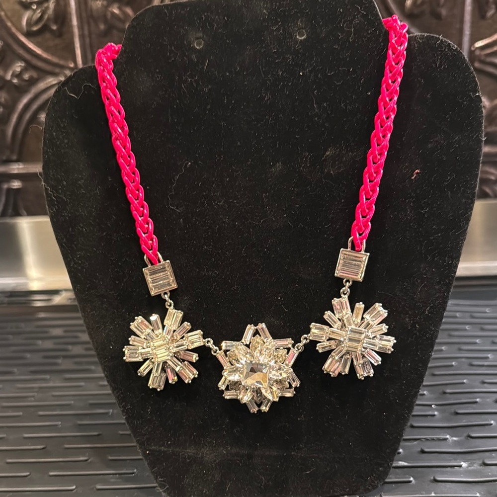 KATE SPADE RARE ELECTRIC GARDENS CRYSTAL NEON PINK NECKLACE